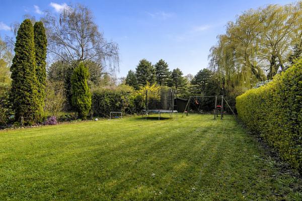 La Chapelle-d'Armentières (59930) Maison semi individuelle rénovée - 200m² - 4 chambres - Magnifique jardin plein sud !