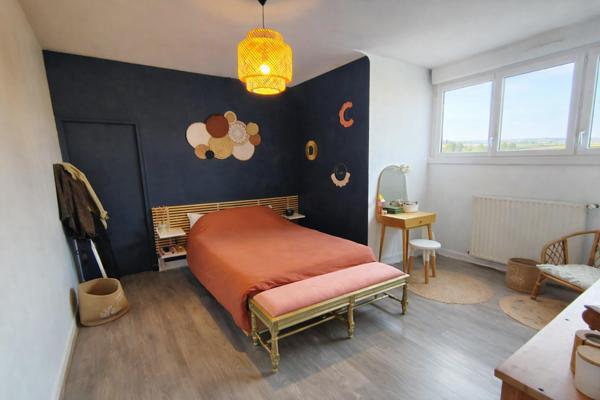 La Chapelle-d'Armentières (59930) Maison semi individuelle rénovée - 200m² - 4 chambres - Magnifique jardin plein sud !