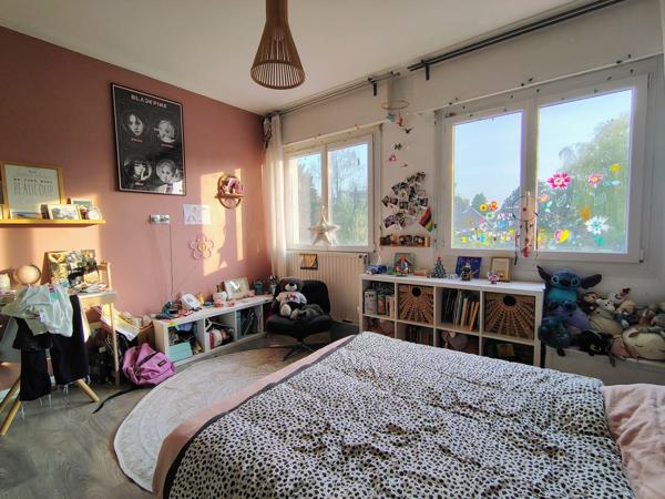 La Chapelle-d'Armentières (59930) Maison semi individuelle rénovée - 200m² - 4 chambres - Magnifique jardin plein sud !