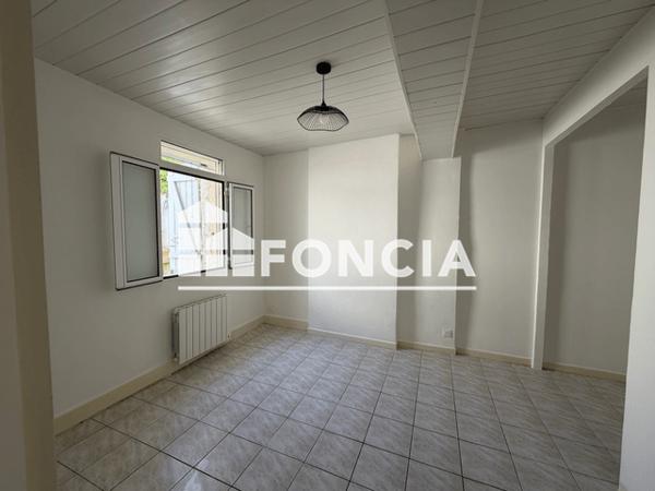 Location Maison 2 pièces 40 m² - 8 PLACE BASTEROU Villeneuve Sur Lot 47300