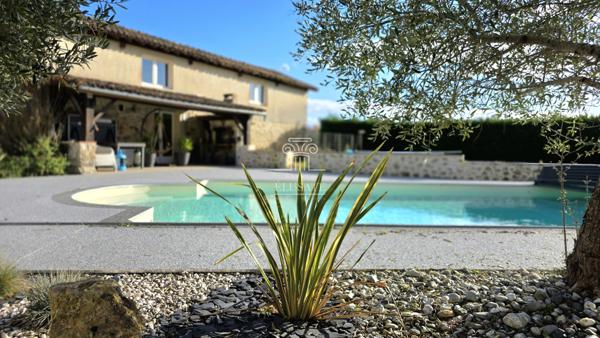 Gabarret (40310) MAISON T7 - 159M² EN CAMPAGNE AVEC DEPENDANCE, PISCINE, GARAGES ET JARDIN AUTOUR / PROCHE GABARRET