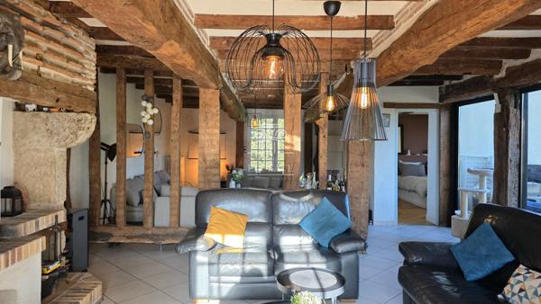 Gabarret (40310) MAISON T7 - 159M² EN CAMPAGNE AVEC DEPENDANCE, PISCINE, GARAGES ET JARDIN AUTOUR / PROCHE GABARRET