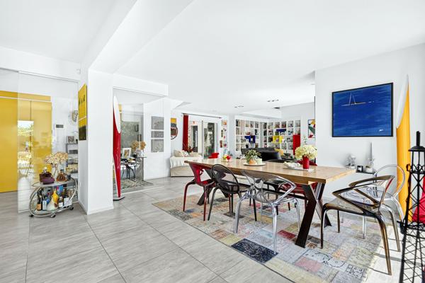 ÉLÉGANCE CONTEMPORAINE AU COEUR D'UN ÉCRIN DE VERDURE Maison Périgueux 7 pièce(s) 250 m2 Perigueux