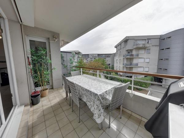 SUPERBE 4 P+C DE 81M2 AU CALME AVEC POSSIBILITÉ DE GARAGE ECHIROLLES MAIRIE