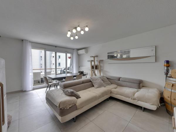 SUPERBE 4 P+C DE 81M2 AU CALME AVEC POSSIBILITÉ DE GARAGE ECHIROLLES MAIRIE
