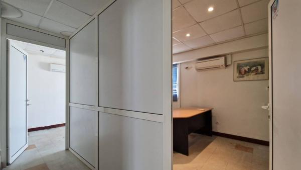 Bureau à louer 6 pièces de 88 m²