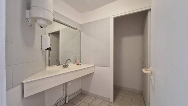 Bureau à louer 6 pièces de 88 m²