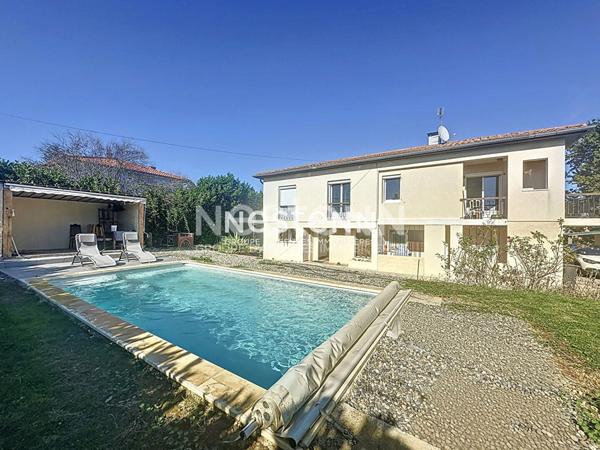 Ensemble immobilier composé de 3 appartements à Auch proche commodité