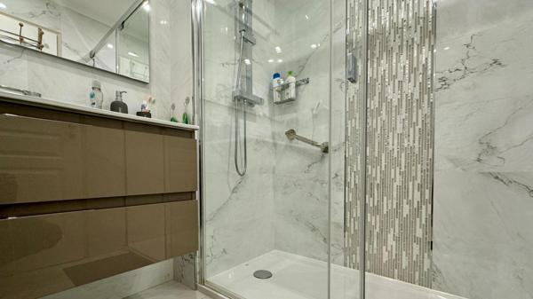 Appartement traversant 3P 61 m² terrasse parking