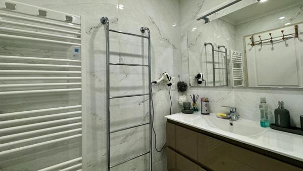 Appartement traversant 3P 61 m² terrasse parking