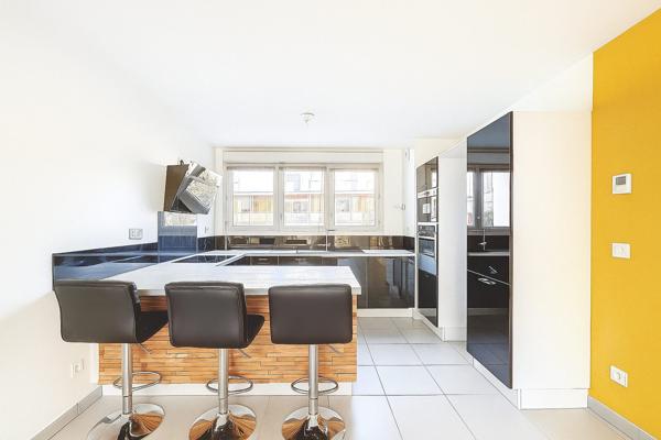 À vendre - T3, 3 pièces situé à Saint-Priest (69800)