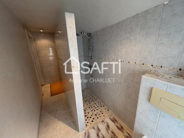 Maison, quatre chambres entièrement rénové.