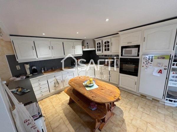 Maison, quatre chambres entièrement rénové.