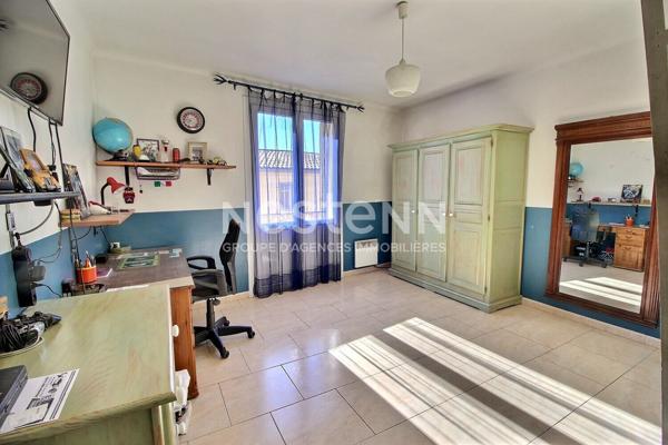 Marignane centre-Appartement 4 pièces d'une surface de 82m² avec terrasse.