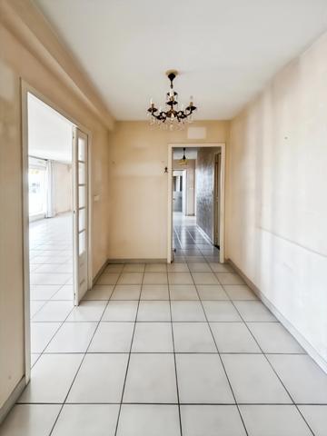 ✨ 126 m² au dernier étage – Un appartement à réinventer selon vos envies