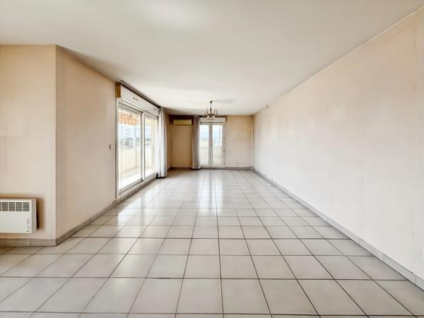 ✨ 126 m² au dernier étage – Un appartement à réinventer selon vos envies