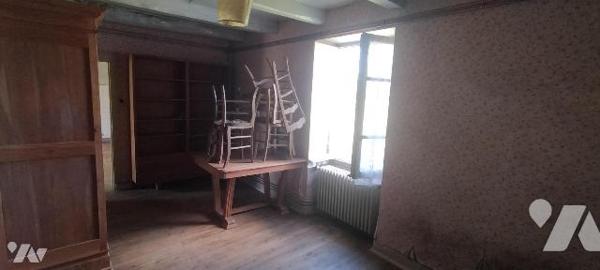 Au calme dans le bourg à 10 min de LEZAY et 5 min de CHAUNAY: Maison ancienne bien exposée à ré...