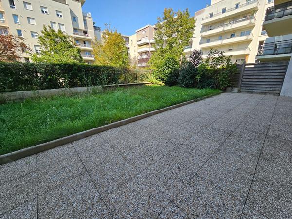 T3 63m² RÉNOVÉ + TERRASSE ET JARDIN + PARKING SS-SOL - CERGY LE HAUT