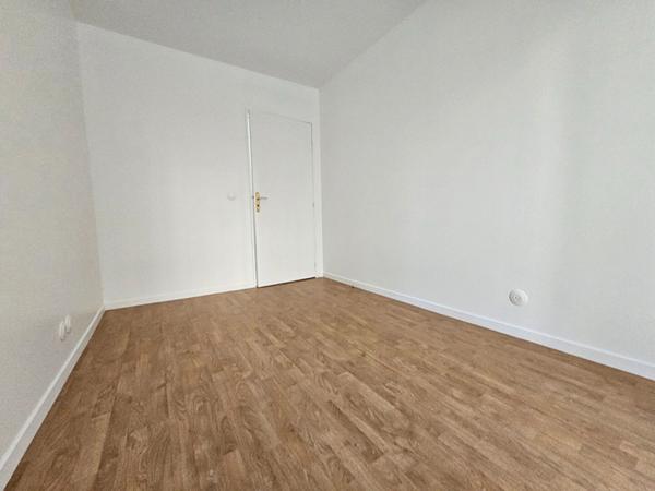 T3 63m² RÉNOVÉ + TERRASSE ET JARDIN + PARKING SS-SOL - CERGY LE HAUT
