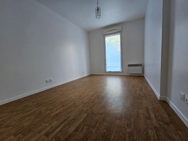 T3 63m² RÉNOVÉ + TERRASSE ET JARDIN + PARKING SS-SOL - CERGY LE HAUT