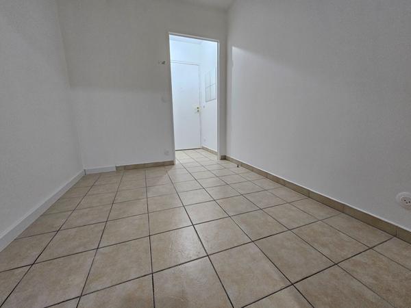 T3 63m² RÉNOVÉ + TERRASSE ET JARDIN + PARKING SS-SOL - CERGY LE HAUT