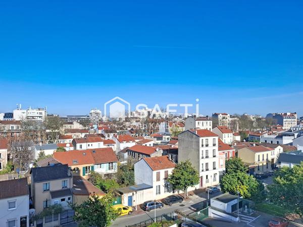 Appartement lumineux de quatre pièces limite Les Lilas