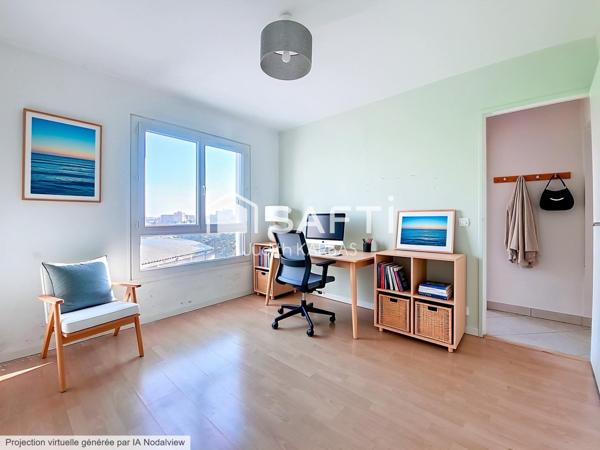 Appartement lumineux de quatre pièces limite Les Lilas