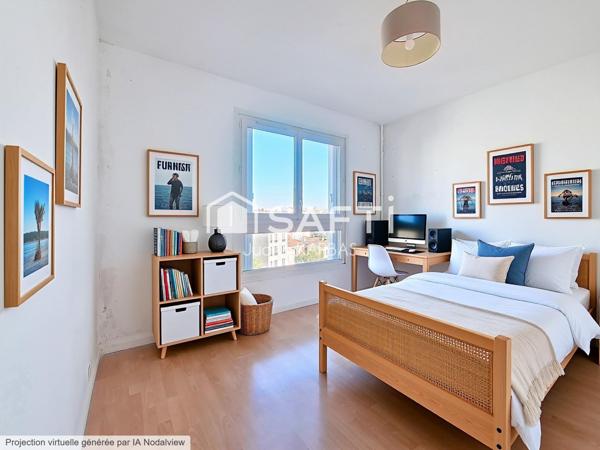 Appartement lumineux de quatre pièces limite Les Lilas