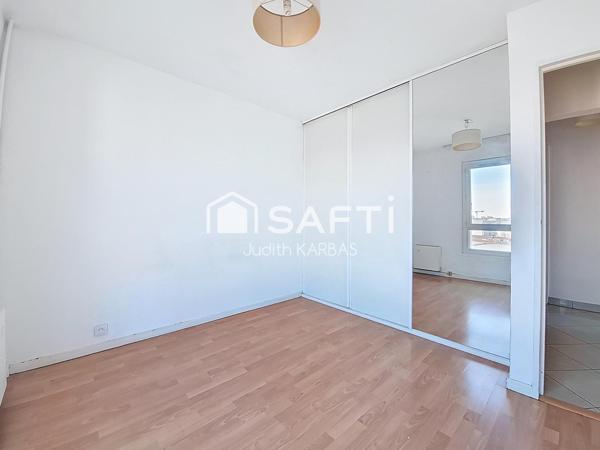 Appartement lumineux de quatre pièces limite Les Lilas