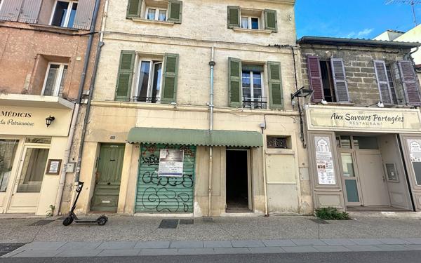 Appartement à vendre    3 pièces • 90 m2 Avignon