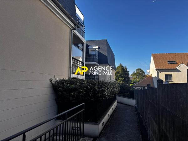 Sartrouville - La Vaudoire - Appartement 3 pièces 59.75 m² avec terrasse et parking 388 500 € **  - Référence  9511
