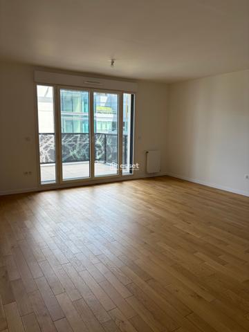 Location Appartement 4 pièces 93.86 m² - Courbevoie 92400