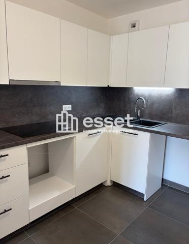 Location Appartement 4 pièces 93.86 m² - Courbevoie 92400
