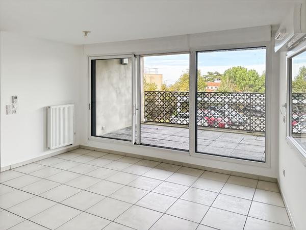 33150 CENON - Appartement de type 3 de 60m2 dans une résidence 2016 BBC à vendre