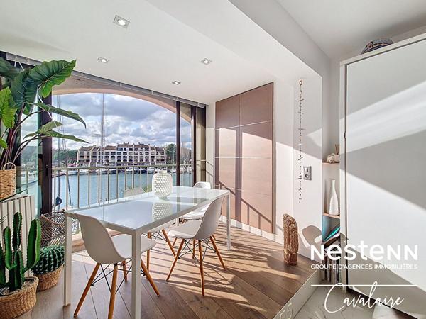 Appartement refait à neuf de type 1 d'environ 33 m² aux Marines de Cogolin à l'exposition sud et vue mer !