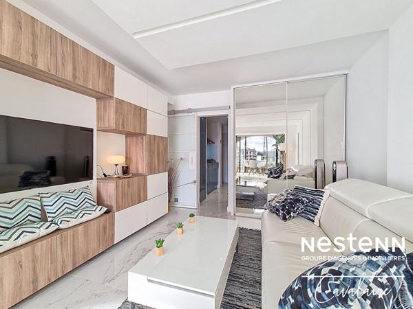 Appartement refait à neuf de type 1 d'environ 33 m² aux Marines de Cogolin à l'exposition sud et vue mer !