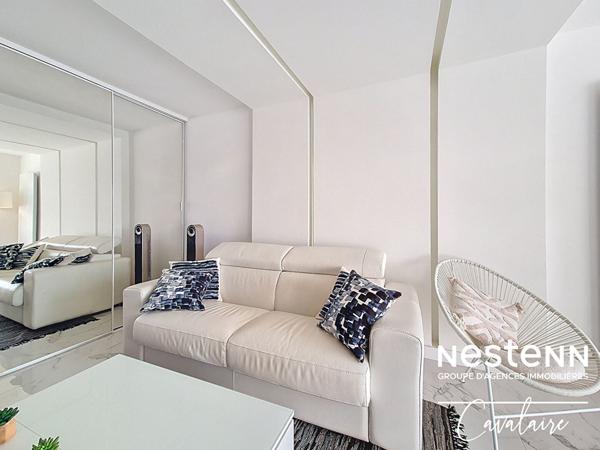 Appartement refait à neuf de type 1 d'environ 33 m² aux Marines de Cogolin à l'exposition sud et vue mer !