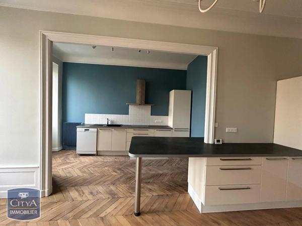 Appartement à louer 3 pièces 125.83m²