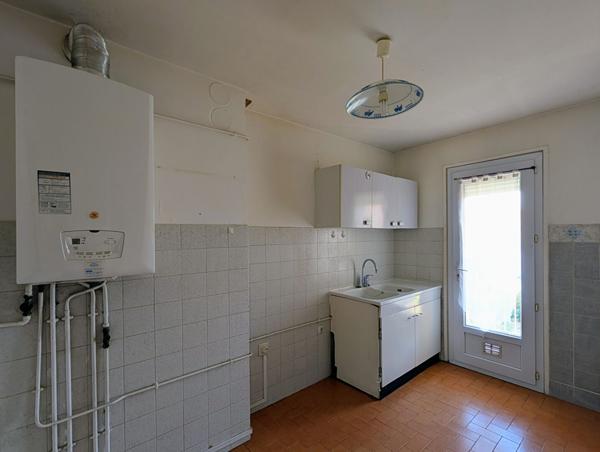 À VENDRE EN EXCLUSIVITÉ DRAGUIGNAN Appartement 3 pièces avec balcons, cave et parking