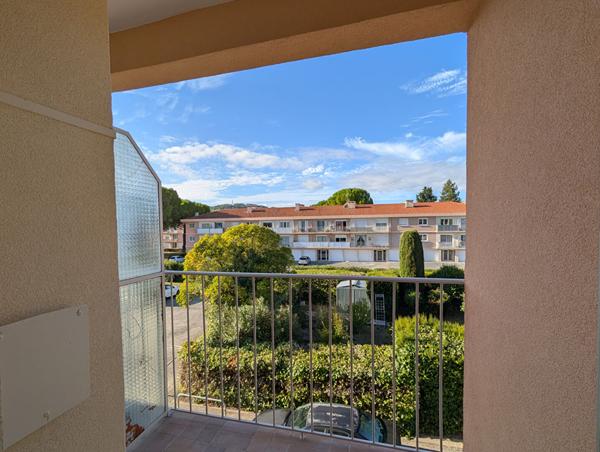 À VENDRE EN EXCLUSIVITÉ DRAGUIGNAN Appartement 3 pièces avec balcons, cave et parking