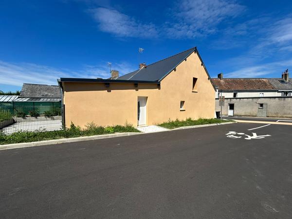 Maison de ville Hors d'eau / Hors d'air à finir d'aménager au coeur de Cérans-Foulletourte !