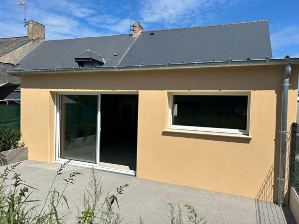 Maison de ville Hors d'eau / Hors d'air à finir d'aménager au coeur de Cérans-Foulletourte !