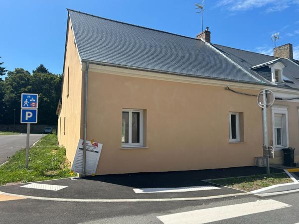 Maison de ville Hors d'eau / Hors d'air à finir d'aménager au coeur de Cérans-Foulletourte !