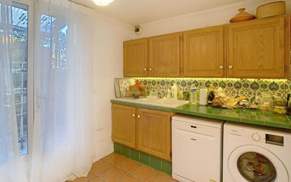 Maison à vendre    8 pièces • 261 m2 Peymeinade