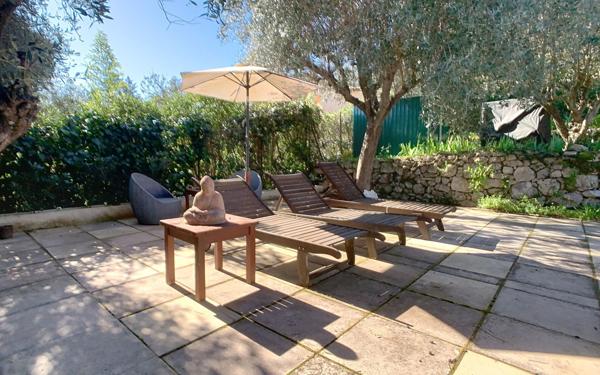 Maison à vendre    8 pièces • 261 m2 Peymeinade