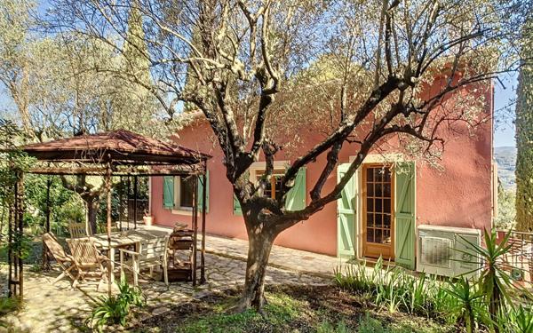 Maison à vendre    8 pièces • 261 m2 Peymeinade