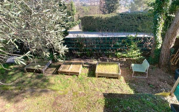 Maison à vendre    8 pièces • 261 m2 Peymeinade