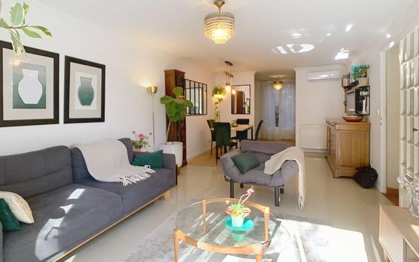 Maison à vendre    8 pièces • 261 m2 Peymeinade