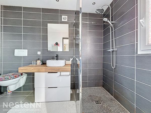 Maison mitoyenne sur Quimperlé, au calme, 114m², 4 chambres, proche commodités à pied