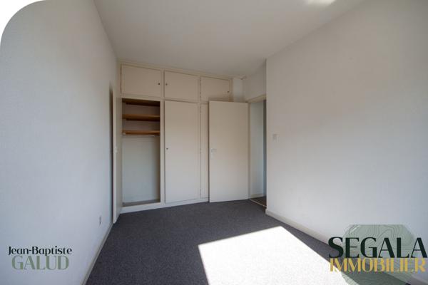 Carmaux (81400) Hyper-centre. Terrasse. Trois chambres.